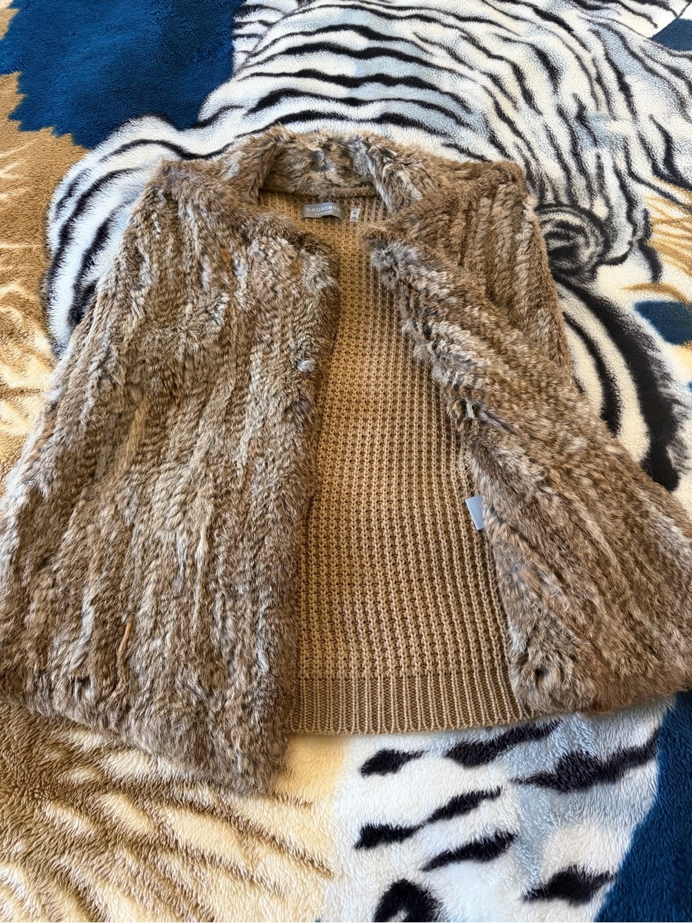 Bagatelle fur sweater vest - Picture 4 of 9